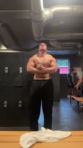 19yo 1.96m 113kg #fit #gym #cut #Fitness #fat 