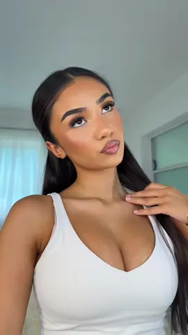 Natural glam 🌴 #makeup #beauty #sephora #ulta #makeuptutorial #mua #miamiinfluencer @Tower 28 Beauty @NYX Professional Makeup @Kylie Cosmetics @Juvia’s Place @LAWLESS Beauty @SACHEU Beauty US @Saie @tarte cosmetics 