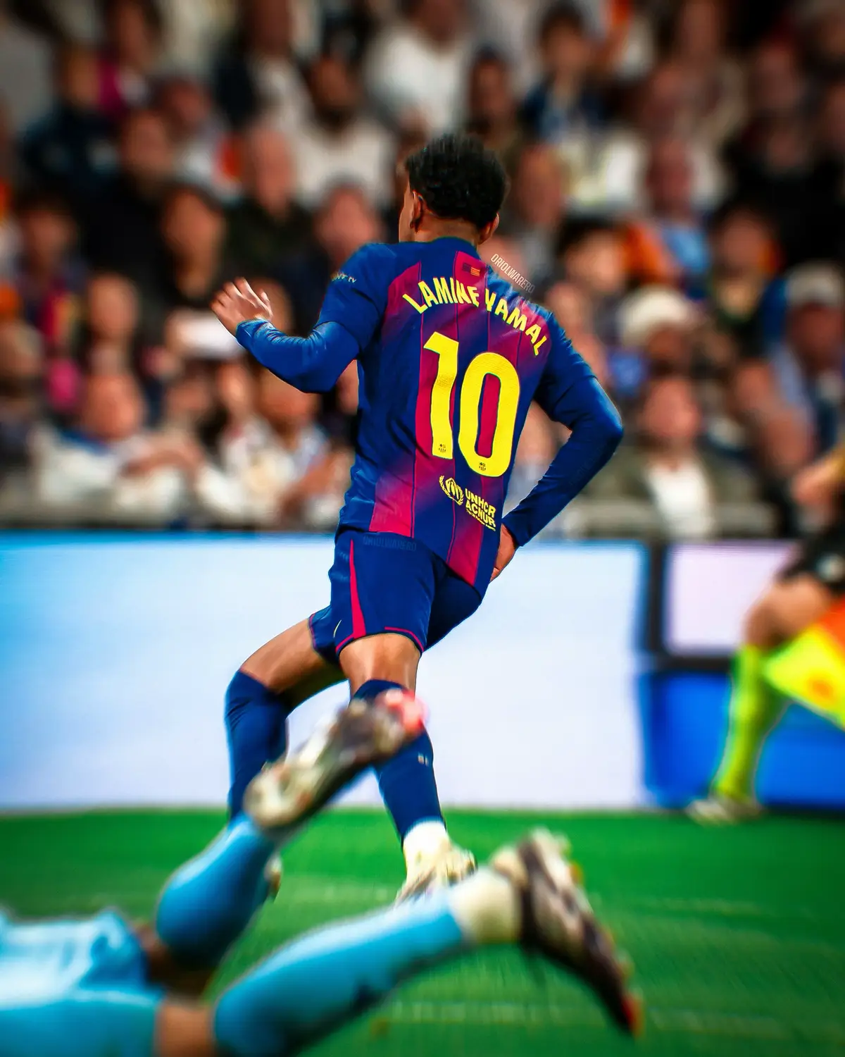 Presente y futuro. 👑🔴🔵 • #fcbarcelona #fcbarcelonaedit #fcbarcelona_images #fcbarça #fcb #barcelona #barça @Lamine Yamal 