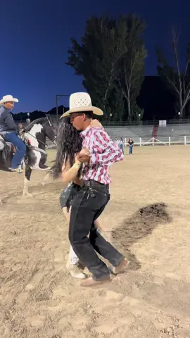 Otro porque en USA casi no hay bailadores que bailen así 😮‍💨🔥 @Jhonny Zamora🤴🏻 #celeste #baile #jalisco #nayarit #banda 