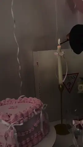 اللهم إن هذا يوم ميلادي فحمدا كثيرا لك أن أحييتني ووهبتني الصحة، ولك الحمد على كل نعمك، وأن أجريت على لساني الدعاء، فأحمدك وأشكرك وأتوسل إليك أن اغفر لي، واحفظني بما تحفظ به عبادك الصالحين. يمضي العمر والله مالكه، فاللهم اجعل سنتي الجديدة سنة خير وبركة وأعني فيها على عمل ما تحب وترضى#شهر_7😌 #مواليد_شهر_يوليو #ترند #تيك_توك_اطول #اكسبلور #تصميم_فيديوهات #تيك_توك_السعودية #مشاهير_تيك_توك_مشاهير_العرب #مشاهير#مشاهدات #حالاتواتساب 