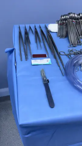 Mesa cirúrgica  #saladecirurgia #viraltiktokr #instrumentacaocirurgica #viral_video #hospitallife #centrocirurgico #hospital #oncologia 