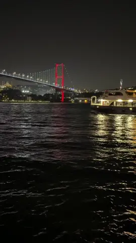 ما بين كتمان الشعور وقلة الحيله..🍂                                                         #fyp #tiktok #istanbul #explore 