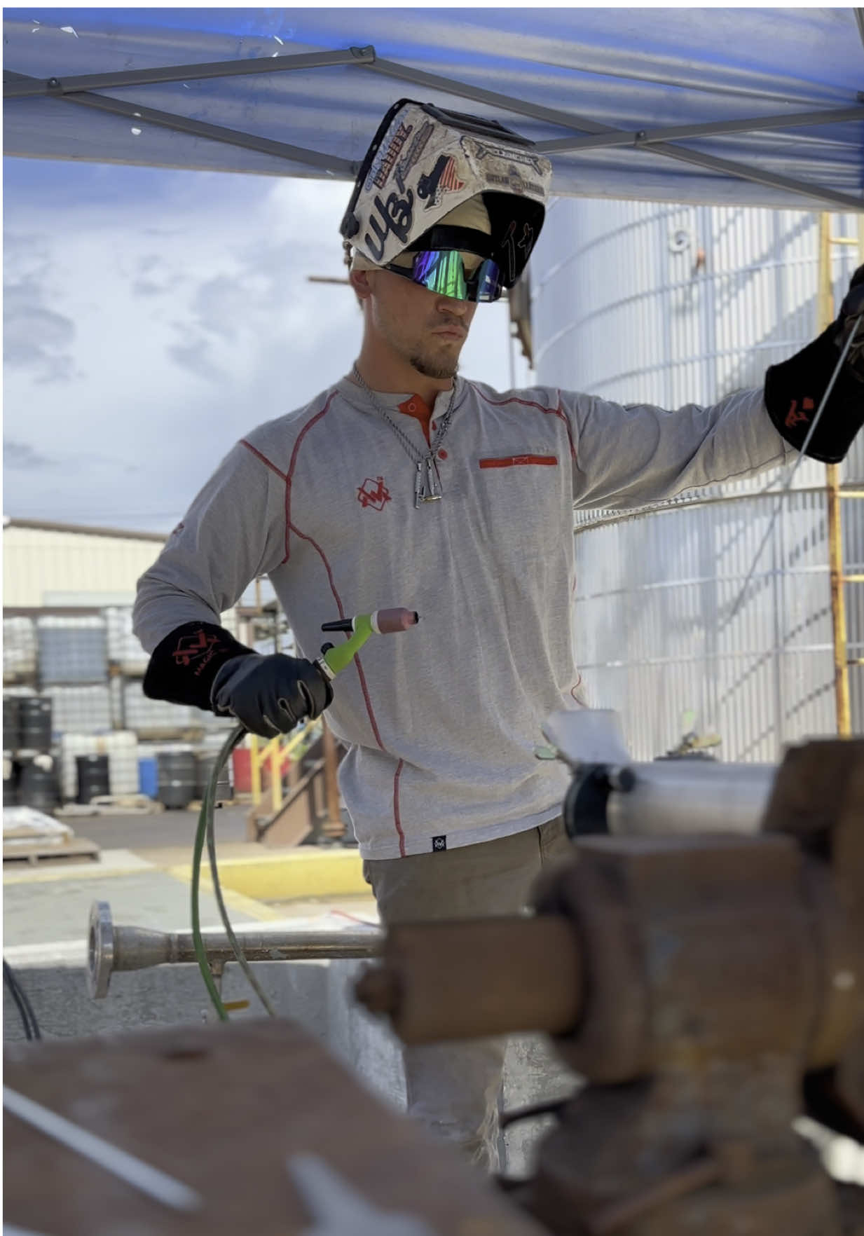 Welding 2” Stainless the groovy way 🕺 #welding #rigwelder #bluecollar #edm #tigwelding 