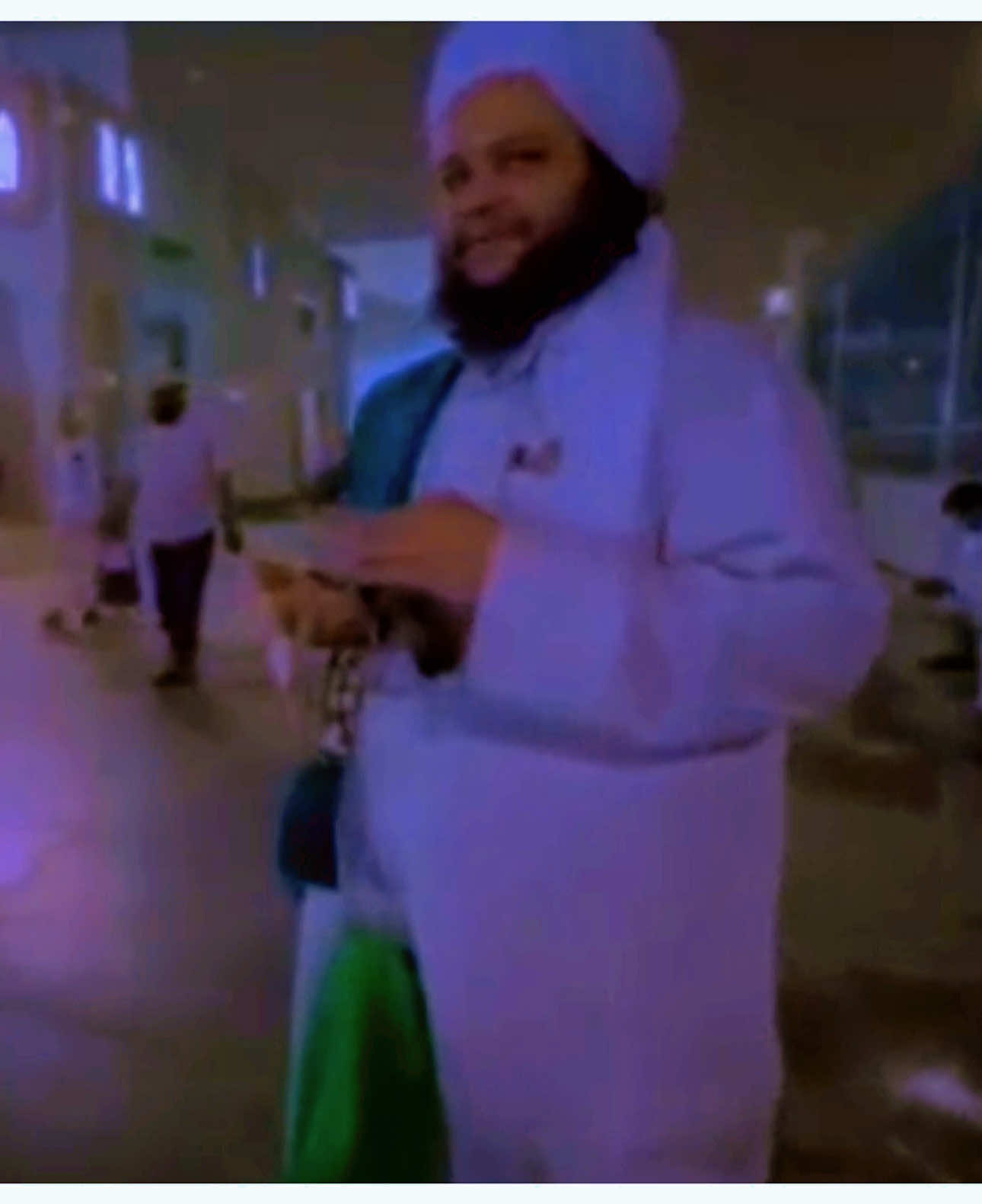 من زيارات المدينة المنورة صلى الله على ساكنهااااا ______---______---___________ يبقى الحديث يتيماً  حتى يُحكى لمن نحب صلى الله عليك يا حبيبي يا رسول الله-زيارة جناب شيخنا الدكتور احسان الخشالي المسكي إلى مدينة جده رسول الله صلى الله عليه وسلم 🌹🌹🌹