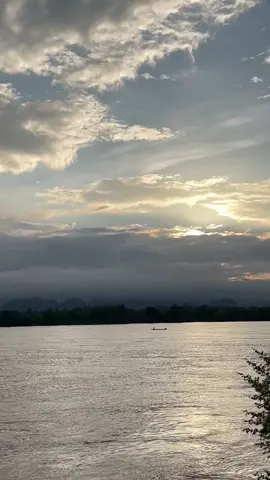 ✨⛰️🌅 #โรงแรมแม่โขงพาโนวิลล่า  #ห้องพักติดริมแม่น้ำโขง  #เที่ยวนครพนม1คืนอายุยืน1ปี 