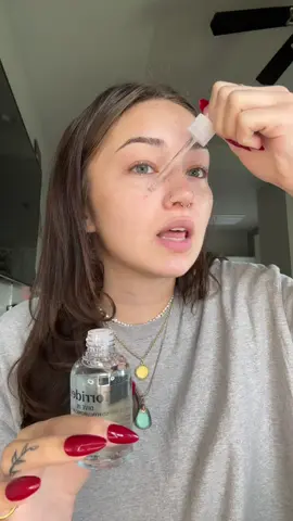 current fav hyaluronic acid 🧚  @TORRIDEN US  #Torriden #kbeauty #koreanskincare #skincaretips #makeuptips #TorridenPartner #skincare #hyaluronicacid