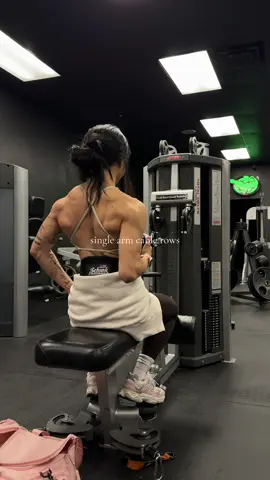 Single arm cable rows hit different idk it’s my favorite back / pull day movement for sure wby #gymworkout #creatorsearchinsights  #pullday #gymtips #fitnessmotivation #workout #backandbiceps 