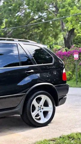 23 years of swirls, oxidation, and faded shine… gone. This 2002 came in looking tired, but it left looking timeless 💎 We gave it: ✅ Deep hand wash ✅ Clay bar decontamination ✅ 2-step paint correction ✅ Ceramic coating to lock in the gloss for years to come 🛡️ Because old paint doesn’t mean dead paint it just needs the right hands. And yes… we come to you. Wherever you are, we bring the transformation to your driveway. 📲 Book now 📞 386-331-2963 / 728-201-2588 📸 @ajpromobiledetailing #PaintCorrection #CeramicCoating #CarDetailing #23YearsOld #FromOldToBold #WeComeToYou #MobileDetailing #AJProMobileDetailing