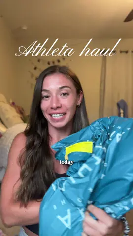 a quick little haul of everything I got at @ATHLETA semi annual sale!! Shop using my linktree💃🏼 #athletacreator #athleta #haultok #haul #unboxing #unboxingvideo #activewear #gymoutfit 