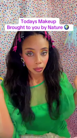 Todays makeup is brought to you by nature 🌹🌺 I was feeling earthy and why not this is literally the best planet in the universe . #makeup #earth #nature #flowers #fyp #glamour #tiktok #BeautyTok #eyeshadow #green #fashion #style 