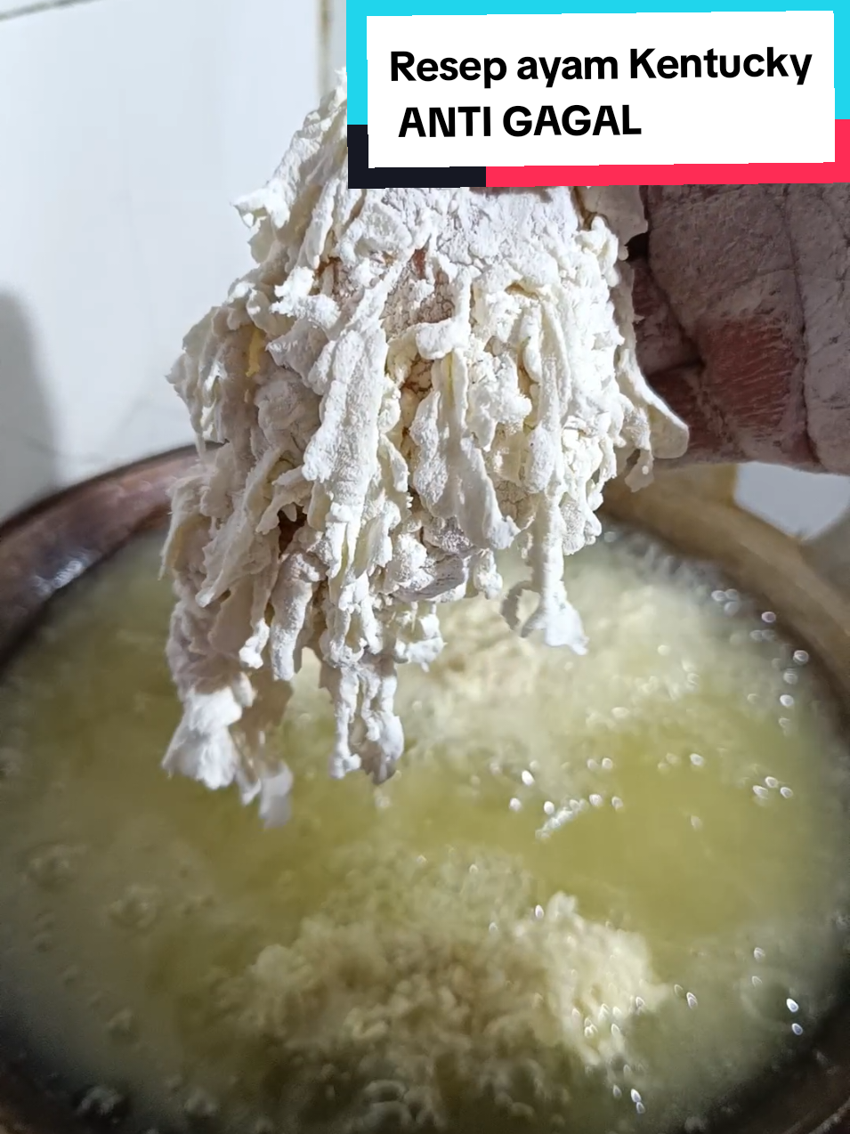 Dijamin anti gagal ayam Kentucky super kriwil rahasianya ada di tepungnya, pake campuran 1kg tepung terigu dengan 150 gr tepung biang di jamin anti gagal.. #ayamkentucky #ayamgeprek #ayamkrispy #fyppppppppppppppppppppppp 