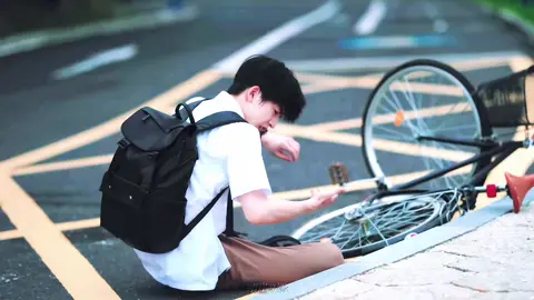 qile kalo mau ngakak, ngakak aja gausah ditahan🫵🏻😭🤣 #zhaojinmai #zhanglinghe #ourgeneration #jiangqiaoxi #linqile #chinesedrama #cdrama #drachin 