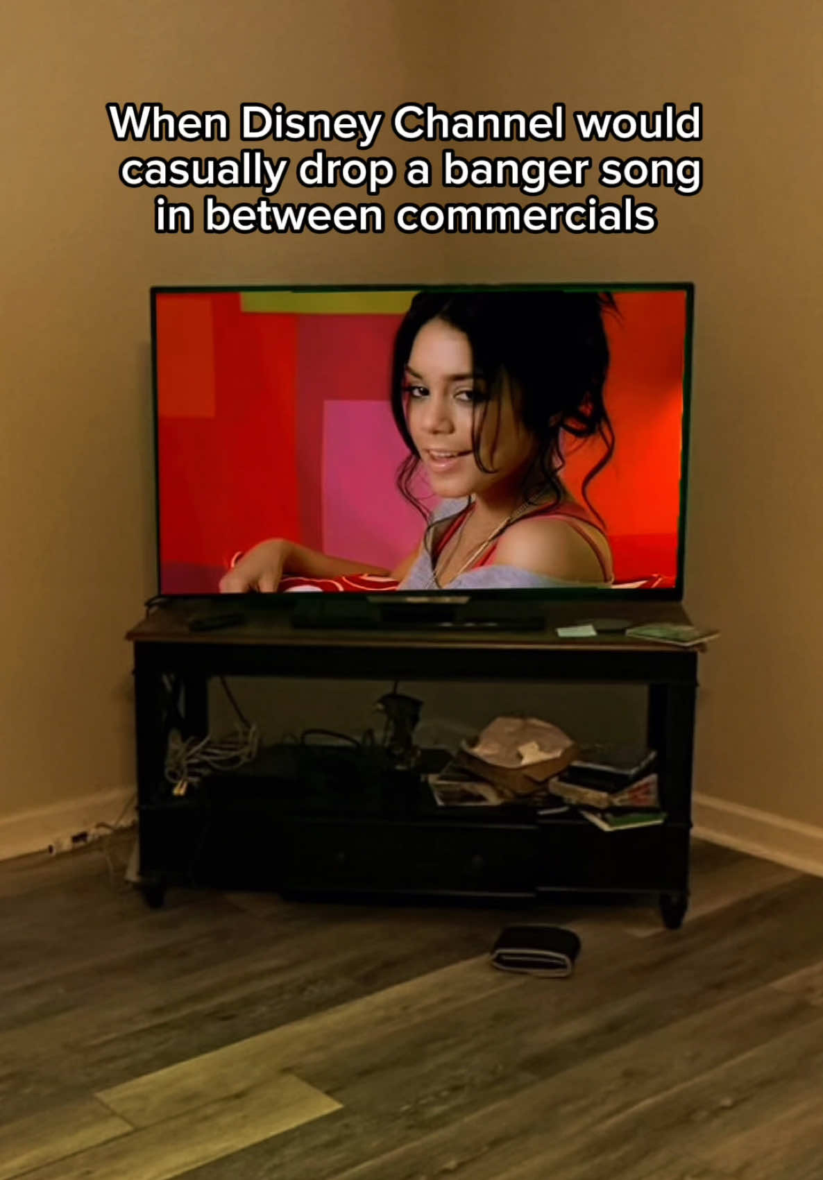 Truly a time to get to experience all music premieres and randomly throwing in songs they were promoting that you would go on to remember for the rest of your life. #disney #disneychannel #90skids #2000s #2000snostalgia #vanessahudgens 