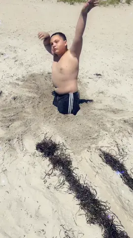 Our beach trip☺️🏖️⛱️ lol Wacky Waving Inflatable Arm-Flailing Tubeman #familyguy #fypシ 