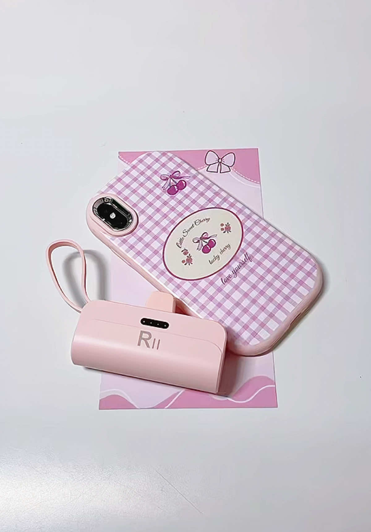 This mini powerbank is tiny but mighty 💗⚡Fast charging, super cute, and perfect for travel or rainy days 💞 Works for iPhone & Android 📱🔋 A must have for your everyday bag ✨ #MiniPowerbank #TravelGadgetPH #TechFindsPH #EverydayEssentials #ChargingOnTheGo #PortableChargerPH #PhoneAccessoriesPH #TikTokFindsPH #GadgetLoverPH #BagEssentials #CuteGadgetFinds