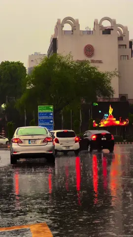 Assalam o alaikum everyone👋⛈️🥰 #islamabad #tiktokofficial #islamabadian #naturalbeauty #foryoupage #greenpakistan⚘🇵🇰⚘ #foryou #tiktokpakistan #plzviralvideo #standwithkashmir 