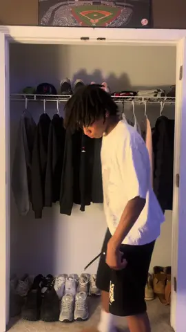 #fastion #streetwear #fyp #feariso #viral #shoes #xyzba #clothes #balenciaga 