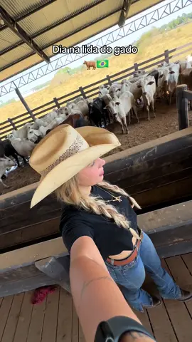 Dia de ajudar na lida o papis, amo ❤️🇧🇷#gado #fazenda #agropecuaria #bizerros #nelore 