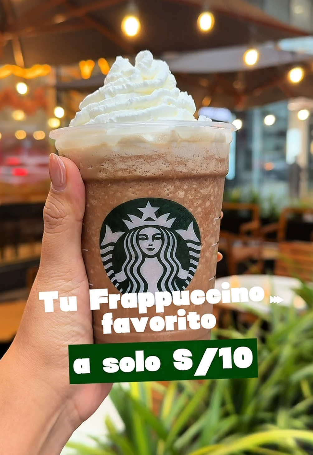 ¡Pedí una señal y llegó el FRAPPUCCINO DAY! ✨💚​ ​Este 20 de julio, ven por tu Frappuccino favorito por solo S/10.​ Mocha, Caramel, Algarrobina o Manjar Blanco. 🎉​ ​#frappuccino #promocion #fyp #viral  Promoción válida el 20 de julio de 2025 desde la apertura de la tienda hasta las 3:00 PM y/o hasta agotar stock de 100 unidades por tienda. Válido en tiendas seleccionadas de Starbucks Perú a nivel nacional a excepción de tiendas ubicadas en Aeropuerto Internacional Jorge Chávez, Aeropuerto Arequipa, UPC sede Monterrico, UPC sede San Isidro, UPC sede Villa, Universidad de Lima, KIO Panamericana Sur, Real Plaza Trujillo, Mercaderes Arequipa, Green Building - San Isidro, Canaval y Moreyra, Real Once, Av. Pardo, Óvalo Bolognesi. Promoción consistente en 1 Frappuccino tamaño alto sabor Mocha, Caramel, Algarrobina o Manjar Blanco (sabores sujetos a disponibilidad en la tienda) a S/ 10.00 por persona. El cambio de leche por bebidas vegetales tiene un costo adicional según precios en tienda. Promoción válida únicamente para compras por canales presenciales (Salón y To go) mediante pago con efectivo, tarjetas de débito y crédito o Starbucks Card (previa recarga de saldo en la misma). No válido para canales de delivery, drive thru ni pick up. Promoción aplicable para acumulación de estrellas Rewards. No válido para canjes Rewards ni acumulación con otras promociones y/o descuentos. Stock mínimo de 5 unidades. Mayor información en www.starbucks.pe. Imágenes referenciales.​