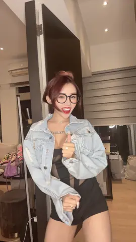 #fyp Glasses or no glasses?🩷