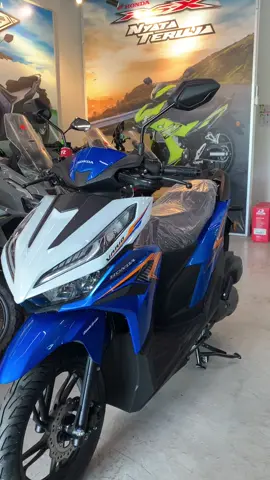 Tudia geng honda vario 125 dia mai dengan warna baru geng‼️ Sangat menarik , sangat tertarik😍 Kalau hampa berminat nak apply boleh direct contact saya👌🏻 Link di bio✅ #fyp #viralvideo  #HondaMotorcycleMY #SemangatImpian #TangkasBergaya 