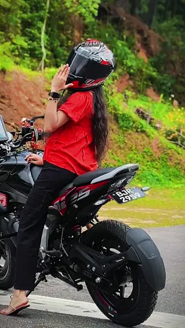 ගොඩක් කොල්ලොන්ට N125 ගන්න ආසාව ඇතිකරපු එයා (ලංකාවටම එකයි)🫶🫦🧀 #trending #fpyシ #new #onemillionaudition #viral_video_tiktok_treding #views #foryou #bike_lover #bajajpulsar #pulsarn125 #editing 