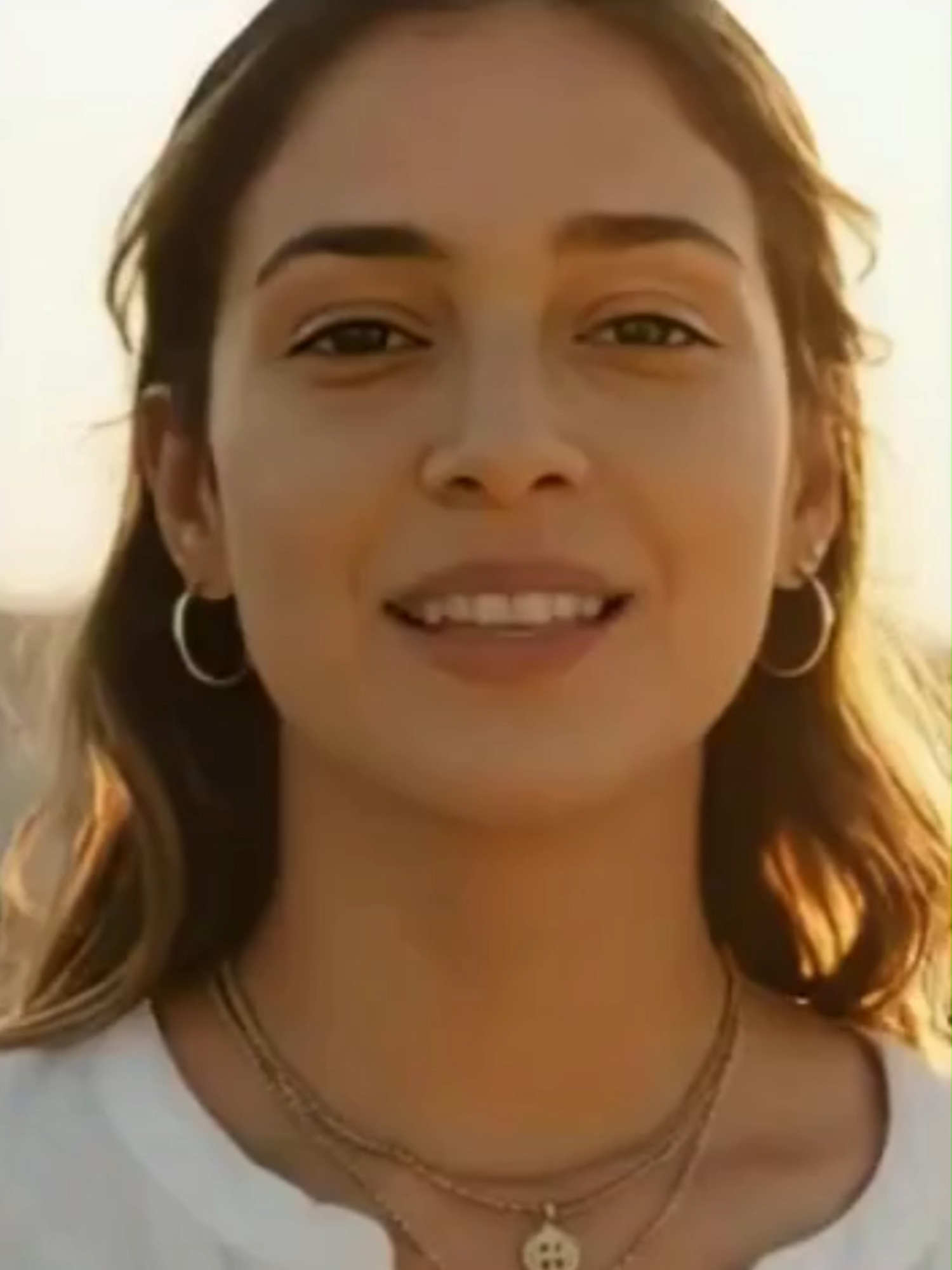 ✨ La respuesta puede estar en tu corazón... Toca, comenta “yo corto”, comparte y descubre quién vibra en tu misma energía. 🔁 Usa este sonido y etiqueta a alguien especial 💘 #Destino #AmorSecreto #MensajeDelUniverso #EnergíaPositiva #LlamadoDelCorazón #tarot #tarotreader #tarotforyou #tarotreading #tarotok #tarotonline #cartomante #búzios #energia #místico