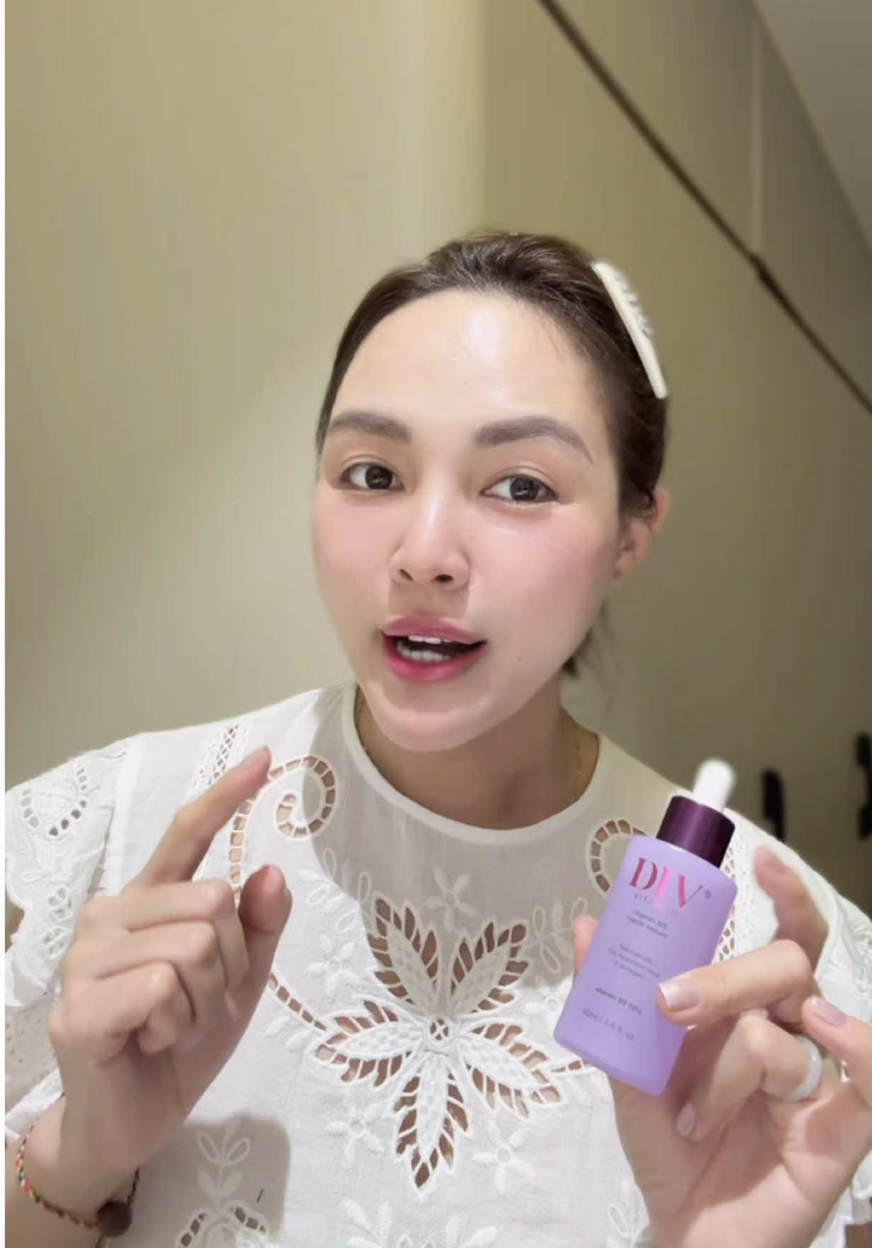 Bôi thoa serum mãi da k sáng được thì tăng nồng độ thử xem nè các người đẹp ơi. Serum B3 10% dưỡng sáng mờ thâm của #div xịn thực sự, nồng độ dưỡng sáng cao nhưng an toàn xài êm lắm #hibisvn 