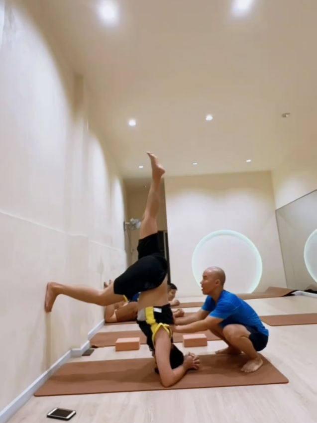 𝓐𝓱 𝓗𝓾𝓶 𝓨𝓸𝓰𝓪 𝓒𝓪𝓷 𝓣𝓱𝓸 #yogachualanh  #yogaphuchoi #yogachonguoimoi  #self_healing #yogaforeverybody  #yogaformen #yogacantho  #yogacoban #yogachonguoimoibatdau  #yogacantho  #cantho  #ninhkieu  #yogachonam  #yogaeveryday  #yoga #yogapose #yogalove #yogalife #yogapractice  #vinyasa #yogaflow #yogi  #raiseyourvibration  #nangcaotansorungdong  #nangcaotanso  #nangcaotansorungdongnangluong  #happiness  #behappy  #gratefulness  #begrateful  #hanhphuc  #bieton 