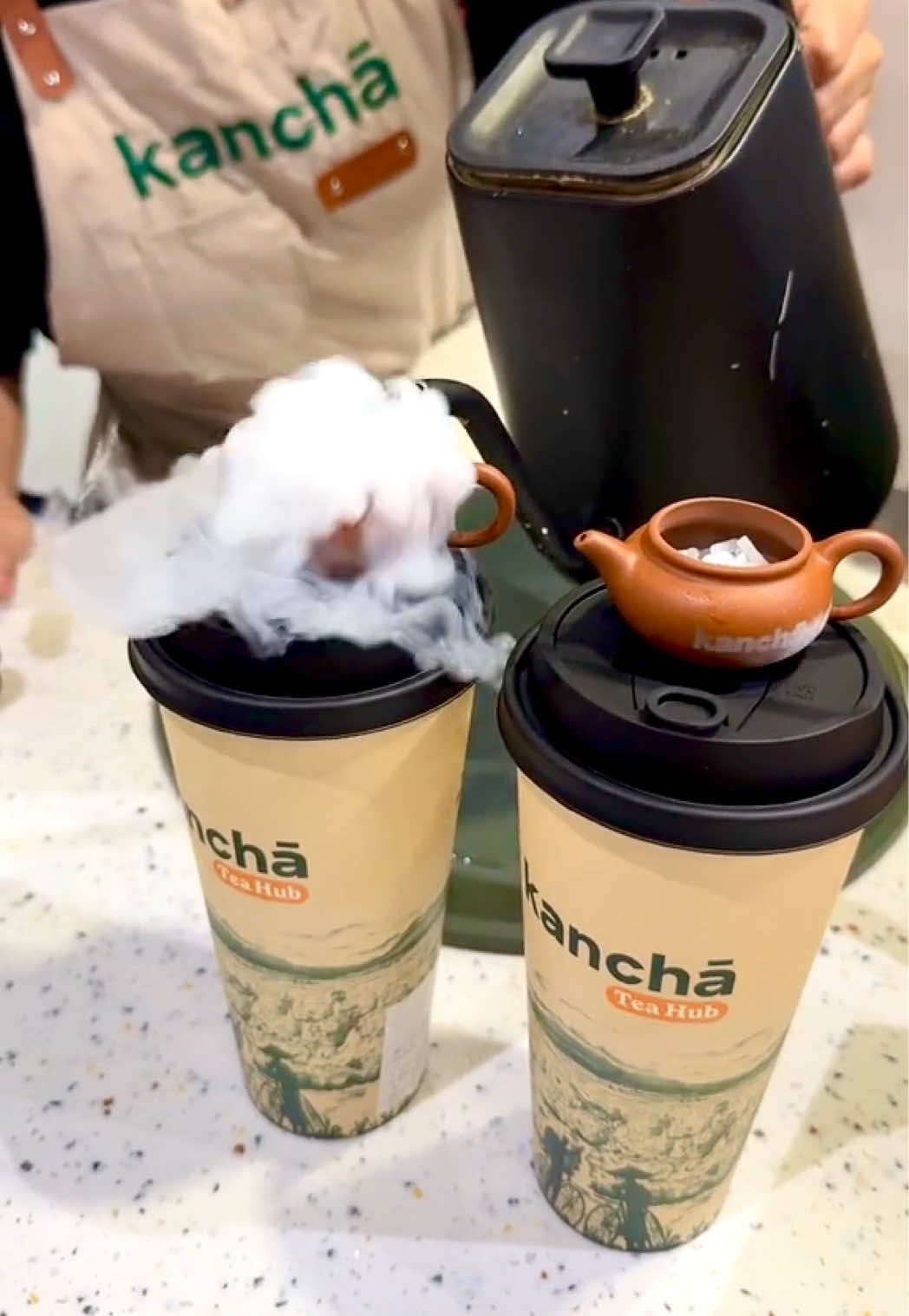 Beli karena biar dapet mini pot lucu🥺✨ . . . . . #kanchateahub #kanchamilktea #milkteapot #kanchatea #teaviral #milkteaviral #viralvideo #fyp #viraltiktok #kancha 