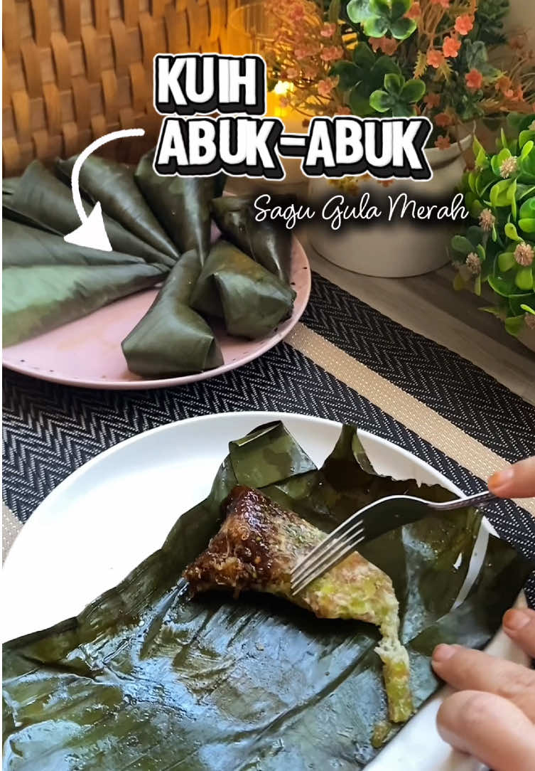 Kuih Abuk-Abuk Sagu Gula Merah, sedapnya lahaii makan time suam2, faveret Kuih tapi jarang jumpa orang dok jual, jom ler kita buat senang je, bahan2 pun tak bnyk 😋 Resepi dan cara boleh refer video  📍 utk resepi ni akak guna 2 cawan Sagu: 2 cawan Kelapa Parut suka letak banyak kelapa parut, lagi sedap  📍 Rendamkan Sagu Biji selama 15 minit, basuh dan toskan  #kuihabukabuk #kuihlejen #kuihtradisional #minumpetang #kuihmuih #videoresepiidahanaa #tiktokfoodie #tiktokchef #foryo #foryou 