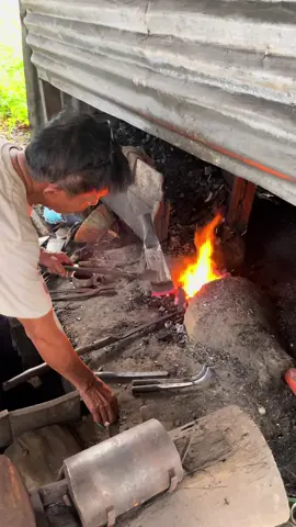 Nyepuh dodos sawit #pengrajin #pandebesi #reel #sorotan #semuaorang 