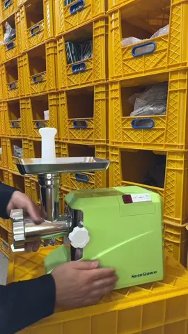 سلێمانی :فرۆشگای عمر پێنجوێنی  لقی١- دارەسوتاوەکە یەكەم فەرعی پاسەكانی مامۆستایان فەرعی بۆیلەر فرۆشەكان تەنیشت بازاڕی چینی #fypシ #foryoupage #sulaymaniyah #erbil #duhok #kirkuk #wellshop 