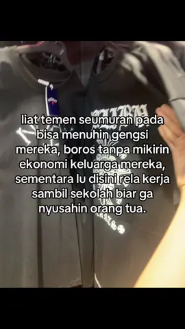 aku benci dunia yang fana ini.
