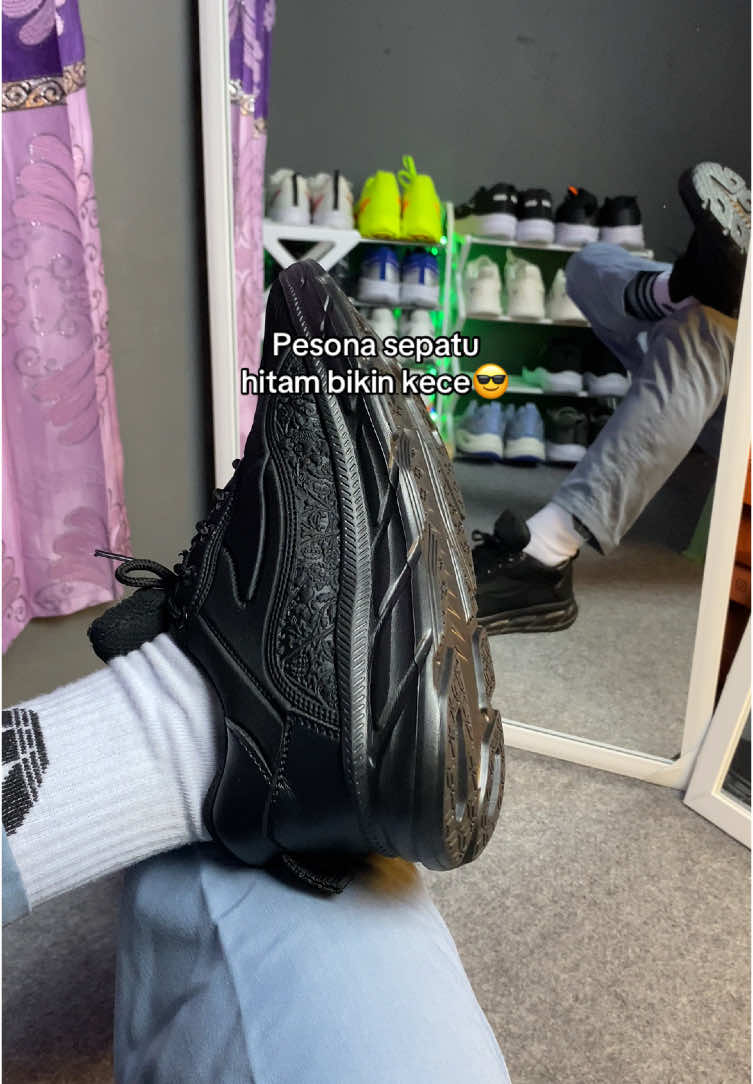Pesona sepatu servodio yang kalau dipake auto cakep🤩🤘 #sepatucowokkeren #sepatuhitam #sepatucasual #sepatusneakers #sepatulokal #sepatusekolah #brandlokal #sepatumurah #fyp 