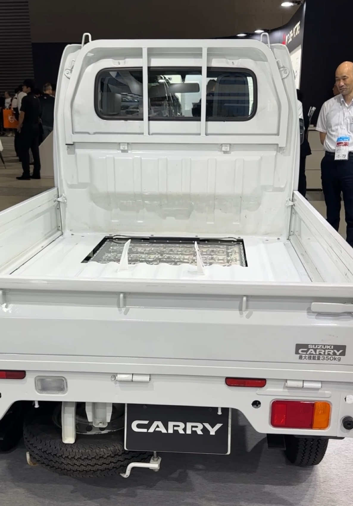 Suzuki Carry Goes Electric: First Look at the New EV Model #suzuki #suzukicarry #japan #EV #cars 