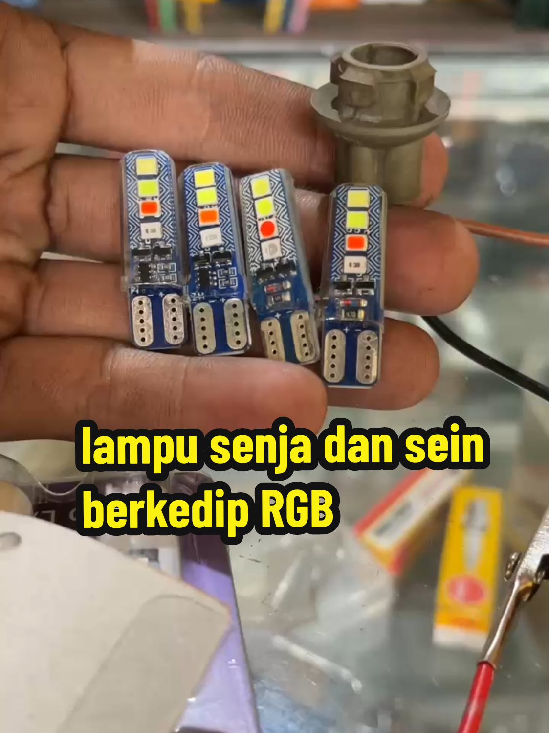 lampu senja dan sein berkedip #lampuvariasimotor #led #lampu #lampumotor #lampusein #lampusenja 