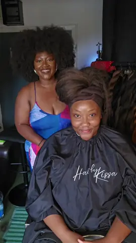 She's real 🙆🏾‍♀️ #kinkycrochet #illusioncrochet #sheffieldcrochet #kinkycrochet 