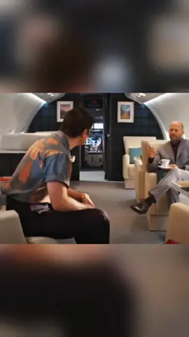 Суперагент британской разведки Орсон Форчун наслаждался заслуженным отпуском, когда родине срочно понадобились его услуги. Из секретной лаборатории похищено предположительно смертельное оружие, поэтому, собрав команду из лучших оперативников #Комедия #боевик #интересное #рек 