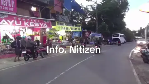 Tenteng atau cemilan tradisional khas Malino kabupaten Gowa dapat dijadikan rekomendasi untuk jadi ole-ole atau buah tangan. Tenteng ini terbuat dari kacang tanah yang dicampur dengan gula merah.  #malino #fypmalino #beautifulmalino #beautifulmalino2025 #gowa #tenteng #cahayasuci99 #sulsel #oleholeh #wonderfullindonesia #indonesia #humasgowa 