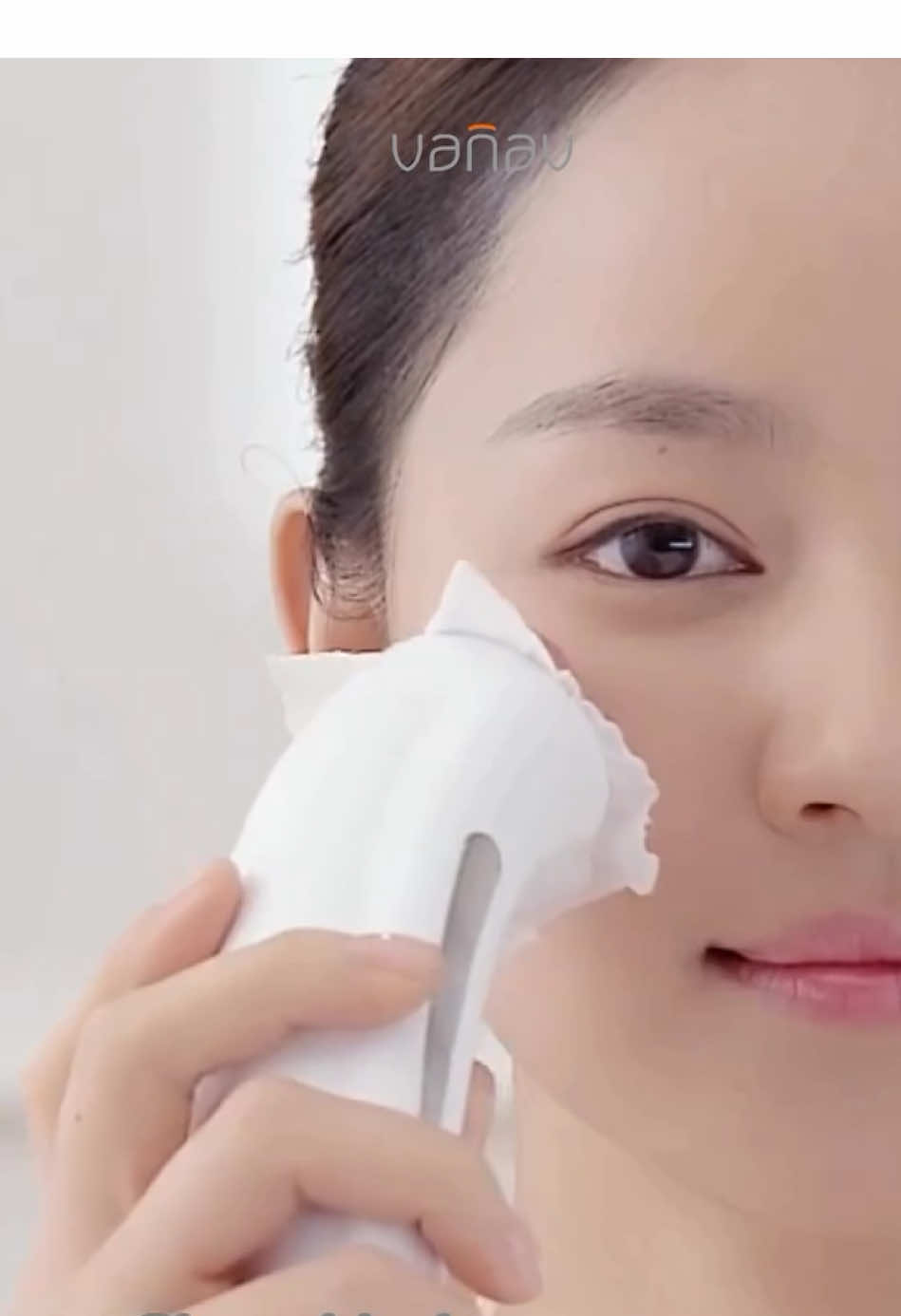 Vanav UP6 ✨ hadir dengan teknologi microcurrent & ion+ untuk bantu penyerapan skincare jadi maksimal! Bye kulit kusam, halo wajah cerah & sehat. ##VanavUP6 #SkincareTools #AntiAgingDevice #AlatKecantikan #AlatFacialRumahan     