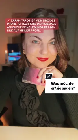 Buche deine persönliche Legung über den Link auf meinem Profil. Dort findest du meine Kontaktdaten und meinen Online Kalender. ‼️ Ich schreibe dich niemals für eine Legung an. Zarah.tarot ist mein einziges Profil. 