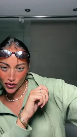 Mina Kupenda - @Thierry Von Der Warth @nsndphuongnguyenvan @Mugisho 🕺🏽 #liamizrahi #thegirlwhovibesinthebathroom #vibe 