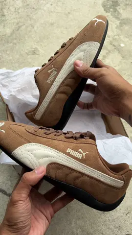 Stepping up my sneaker game! 🔥 The Puma Speedcat OG Brown details are just too clean. Classic vibes with a modern twist. You already know these are my new go-to. #speedcat #puma #sneakerstyle #musthave #fyp
