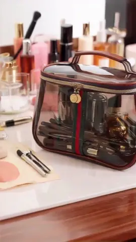 Love how lightweight this toiletry organizer is! Water-resistant material keeps everything dry, perfect for carry-ons or weekend getaways. #LightweightDesign #WaterproofBag #WeekendTrip