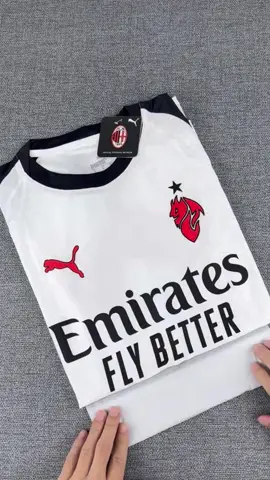 AC Milan Modric's 25-26 season away football jersey, the most popular football jersey this summer#fyp #fyppp #footballtiktok #jersey #shirt #footballjersey #footballshirt #newjersey #futbol⚽️ #acmilan #modric 