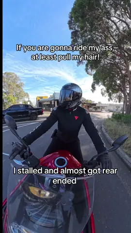 I managed to stall on the hill when I was taking off, car behind me almost got me. I have to practice more the take off 👀 #motorcycle #bikergirl #newrider #moto #insta360 #bikerlife #fypシ゚viral 