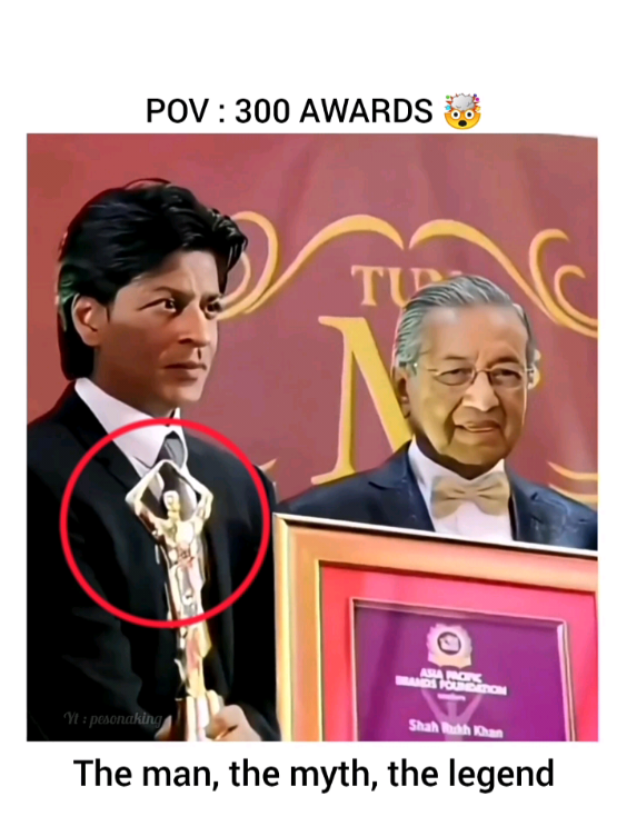 This is Global Award When SRK risked his aura 🤯 #srk #king #trending #awards #fans #shahrukhkhan #bollywood #foryou #foryoupage #fypシ 