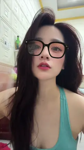 Chỉ vì nhạc chứ cô ta 35 😆😆#điệuyoga #yoga #u40vẫnphaixinhđẹp  